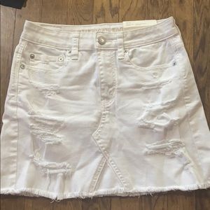 American eagle distressed denim skirt